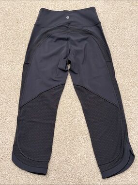 lululemon athletica gray Ccropped Leggings sz 6